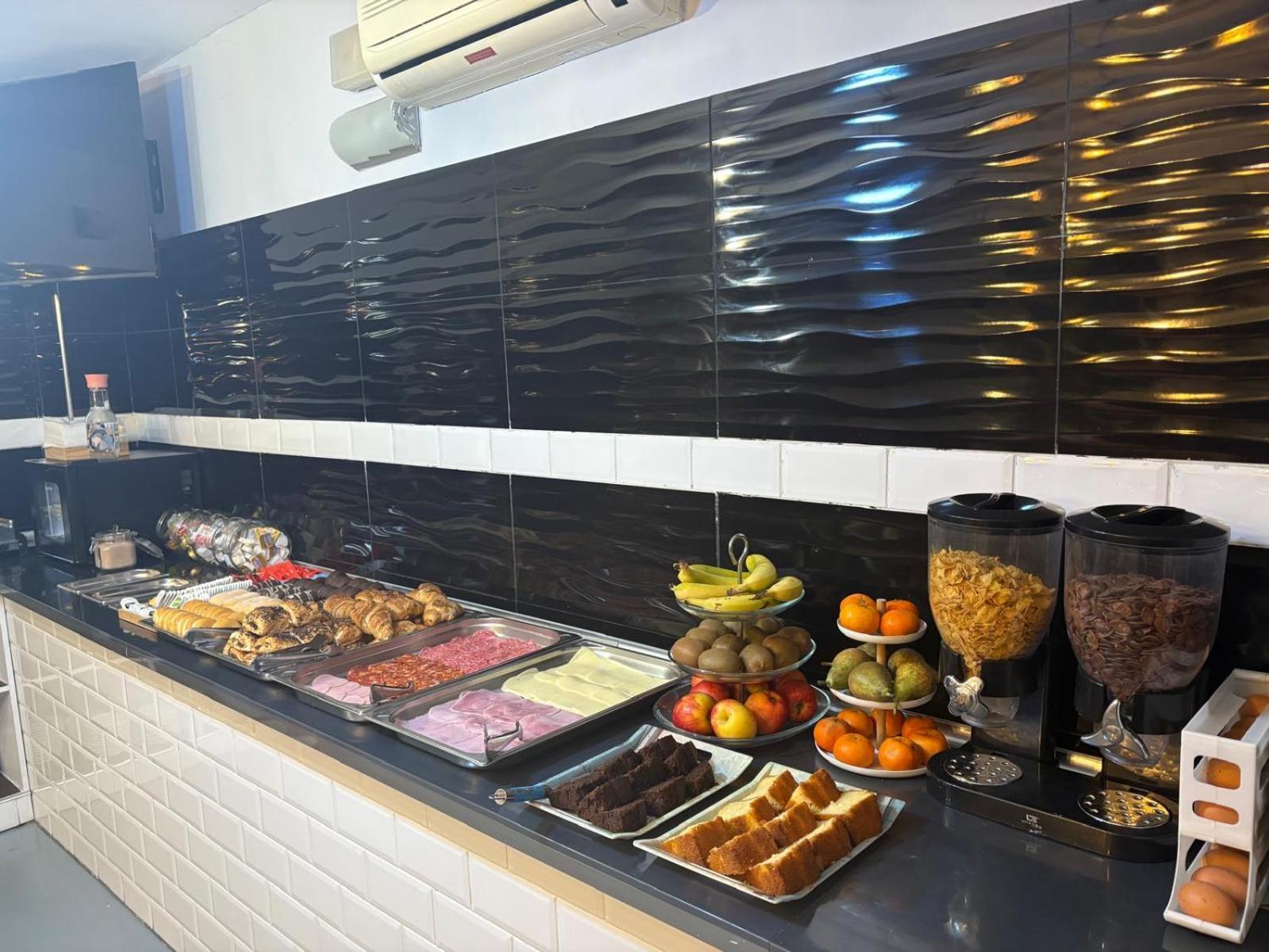 Hotel Azcona *