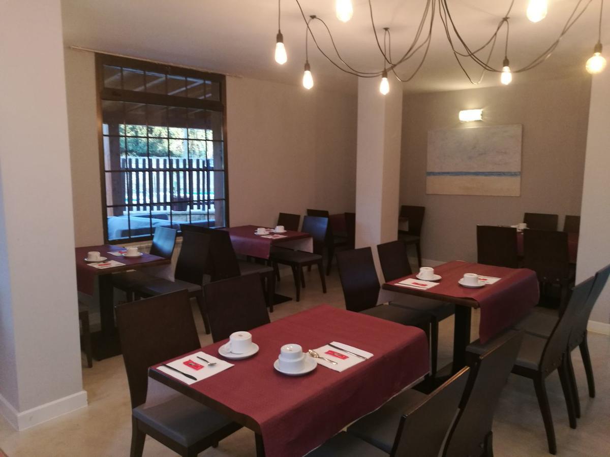 Azcona Hotel